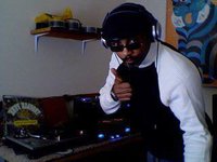 Dj UniqueDaFreak's Profile Picture